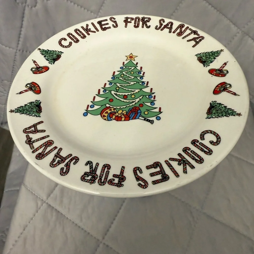 HAOHIZE Resin Santa Claus figurine functioning as a snack or dessert holder